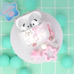 Airpodfodral med Bag Charm - Pink Pastel & Stars