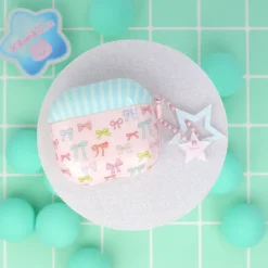 Airpodfodral med Bag Charm - Stripes & Bows