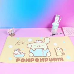 Gult skrivbordsunderlägg - Pompompurin bath time