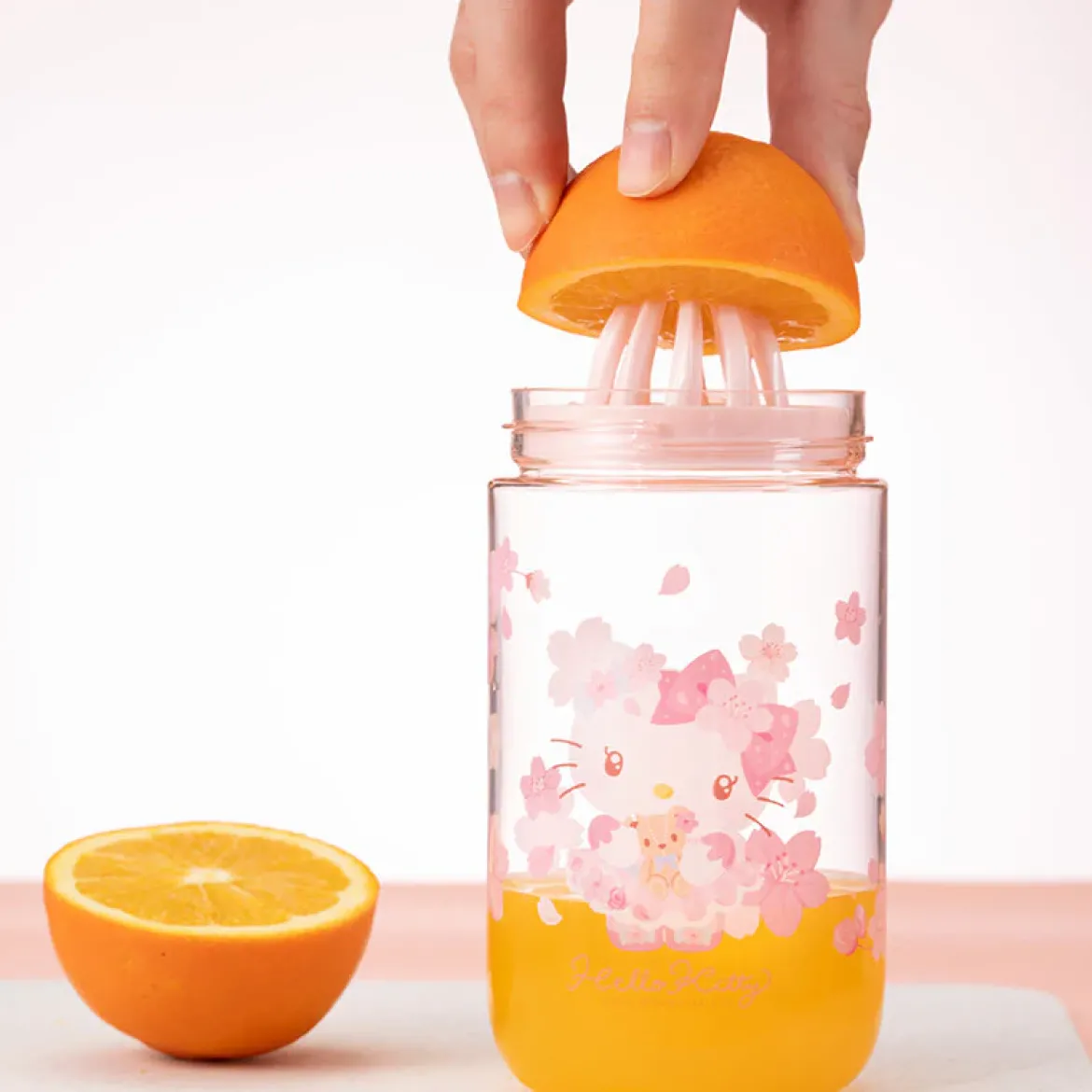 Hello Kitty vattenflaska med sil 550ml