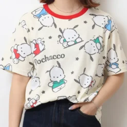 T-Shirt - Pochacco Allover Off-White/Red